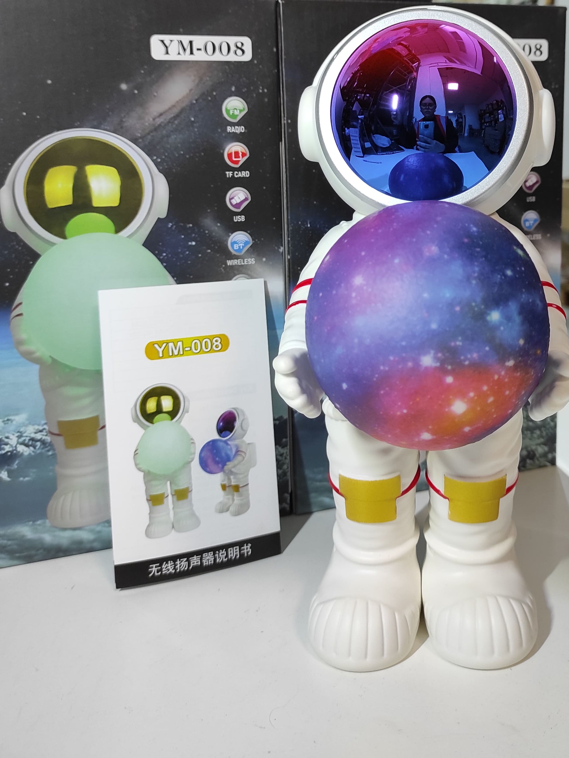 Lámpara de astronauta con altavoz - additional image 5